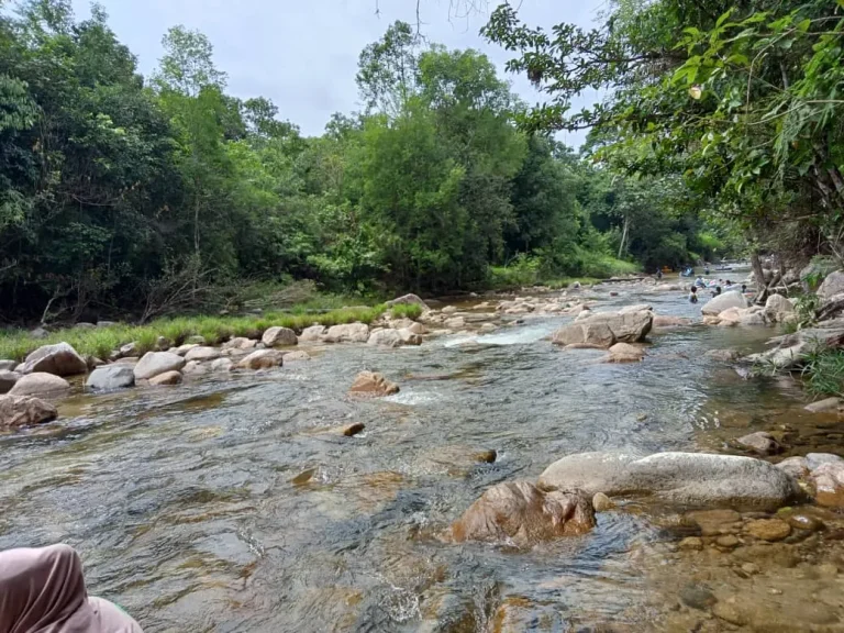 Air Terjun Lubuk Kain Dungun: Port Healing Air Jernih Mesra Keluarga