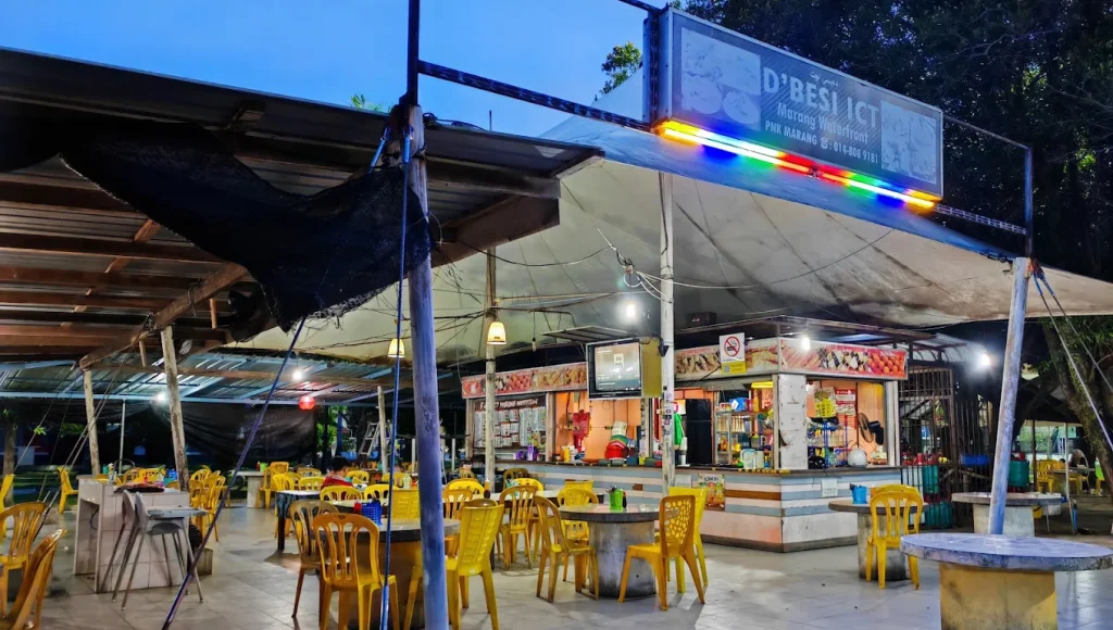 tempat makan celup tepung terletak berhampiran kuala terengganu dan menu pelbagai daripada hasil seafood