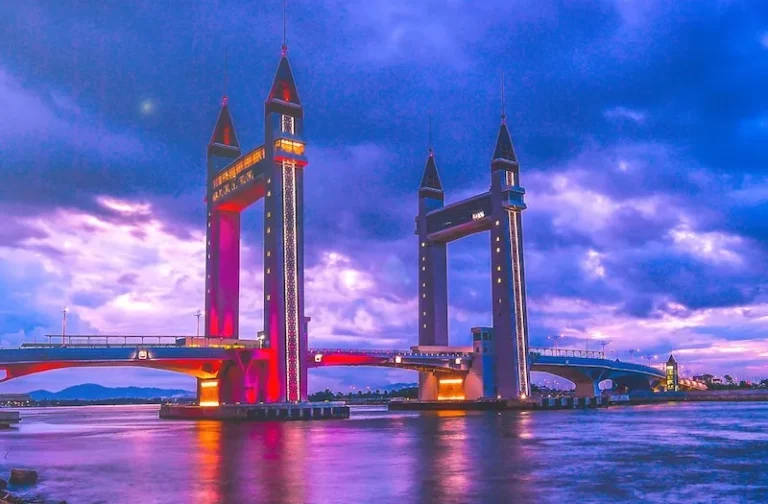 Terengganu Drawbridge: Apa Yang Menarik Untuk Pelancong?