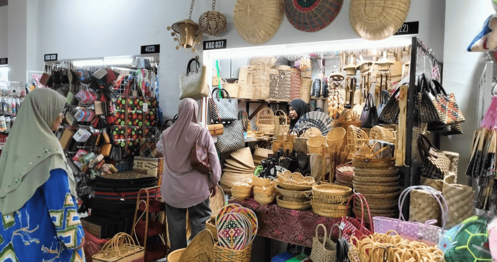 bagi peminat yang suka barangan antik dan tahan lama atau nostalgia,boleh datang sini