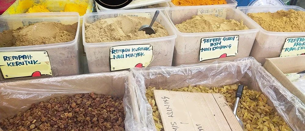 gambar menunjukkan tentang bahan untuk membuat rice dageny
