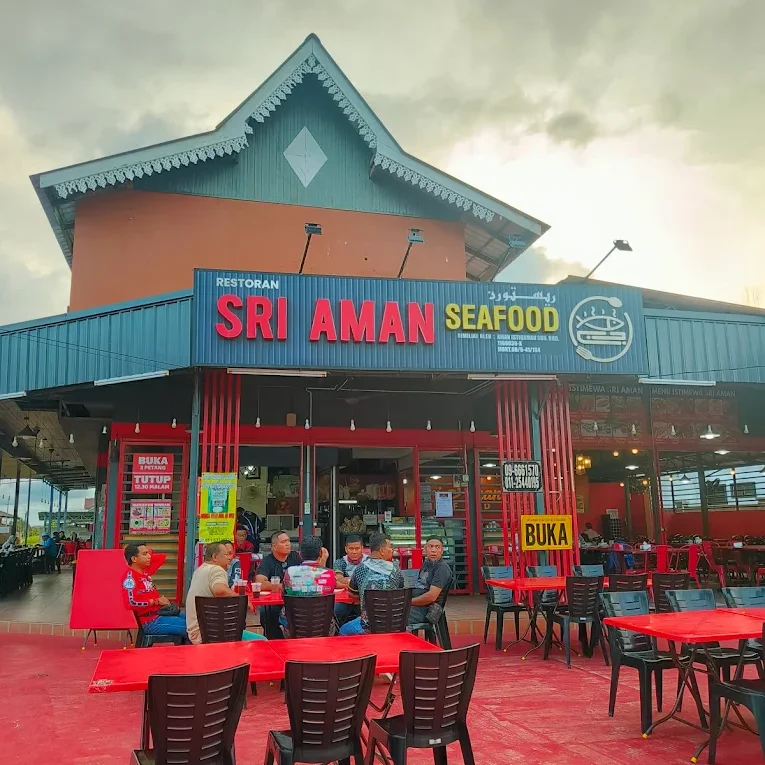 kedai ni walaupun nama dia begitu tak bermaksud sentiasa damai tanpa musuh